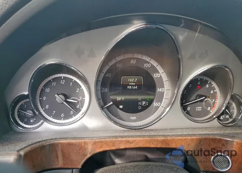 2013 Mercedes-Benz E 350 z USA, uszkodzony, nr VIN WDDHF5KB9DA728838